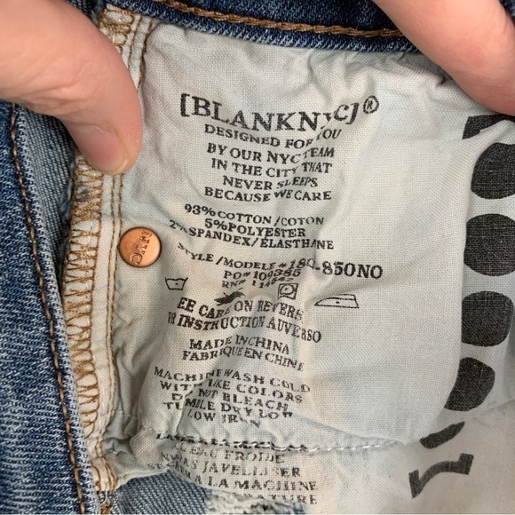 Blank NYC The Fulton Distressed High Rise Jean Shorts Size 28 - Picture 3 of 4